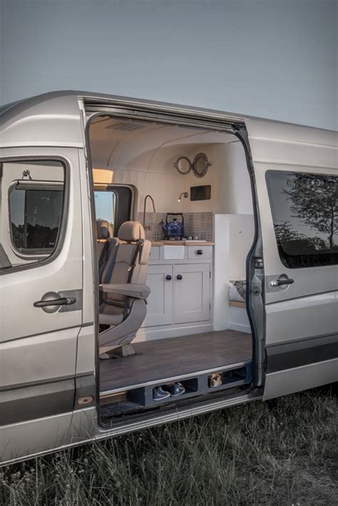 Karavan Yapımı İçin İkinci El Araç ve Malzeme Fırsatları