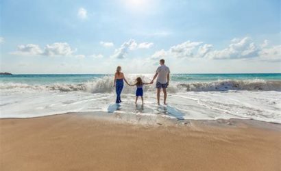Plajda Çocuklarla Eğlenceli Aktiviteler: Aile Tatili İçin Öneriler