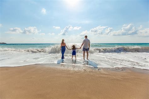 Plajda Çocuklarla Eğlenceli Aktiviteler: Aile Tatili İçin Öneriler