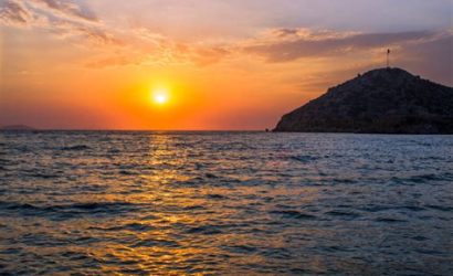 Plajda Gün Batımı İzlemek İçin En Güzel Lokasyonlar: Romantik Tatil Fikirleri