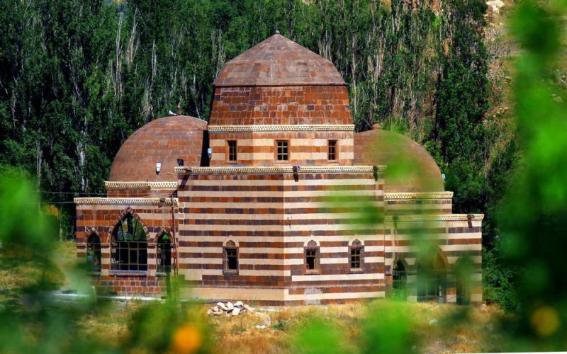 Ahmedi Hani Türbesi Ağrı