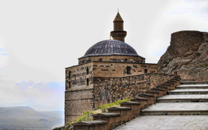 Beyazıt Eski Cami Ağrı