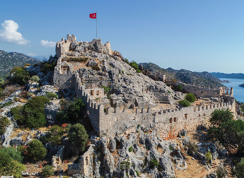 Akdeniz'de Gezilecek Tarihi Yerler Nerelerdir