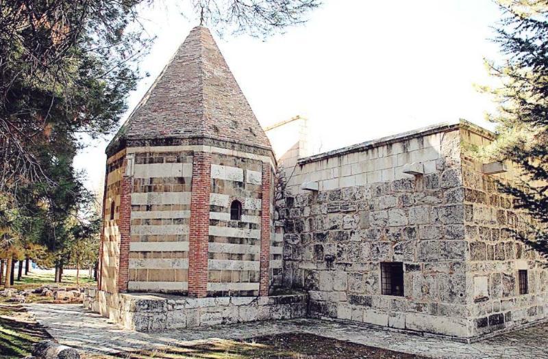 Atabey Ertokuş Kümbeti – Isparta