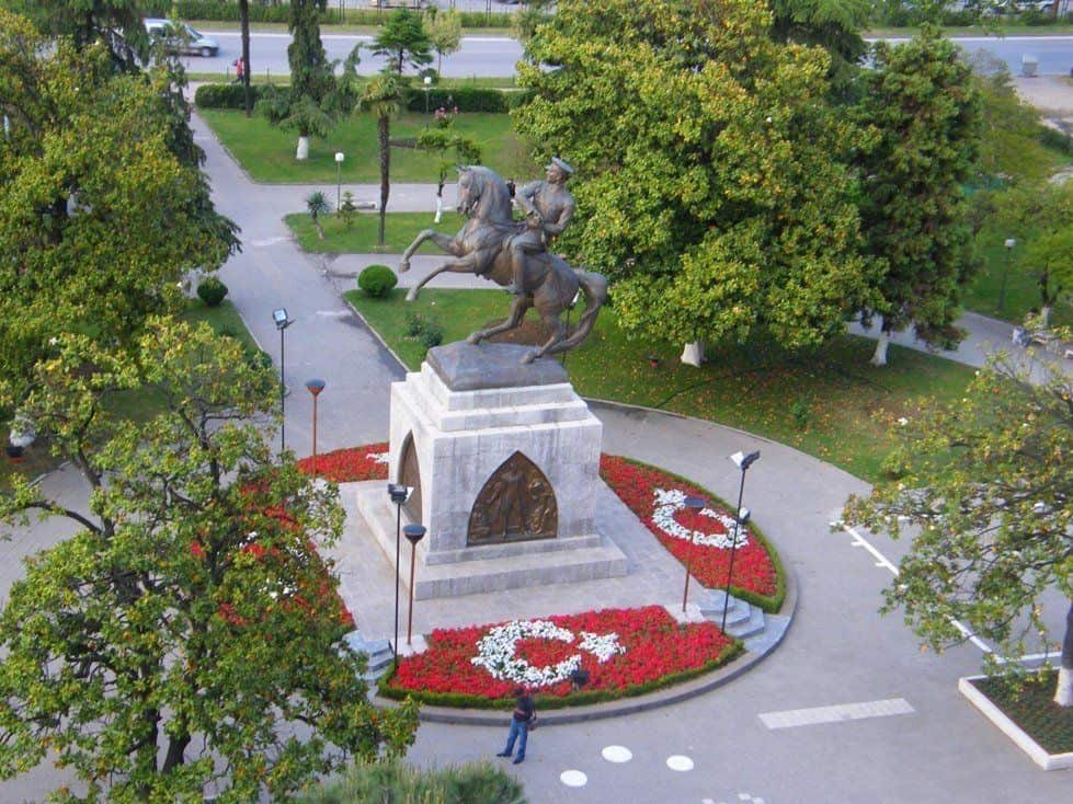 Atatürk Anıtı 2