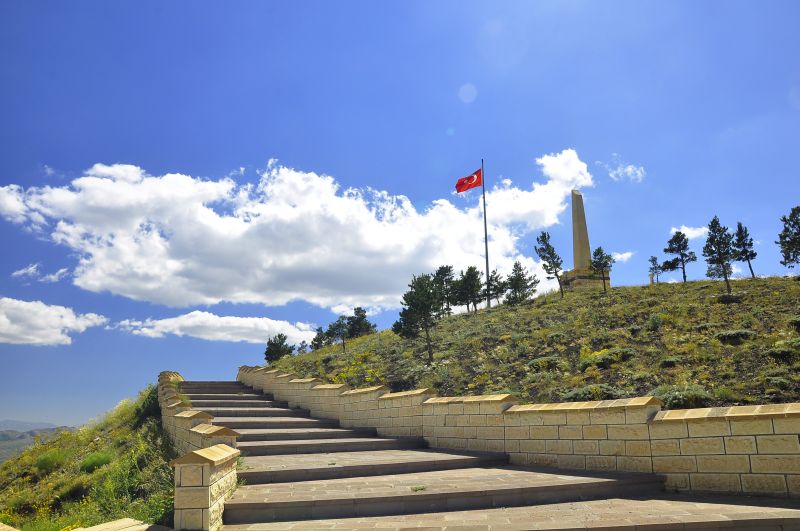 Kop Şehitlik Abidesi Bayburt