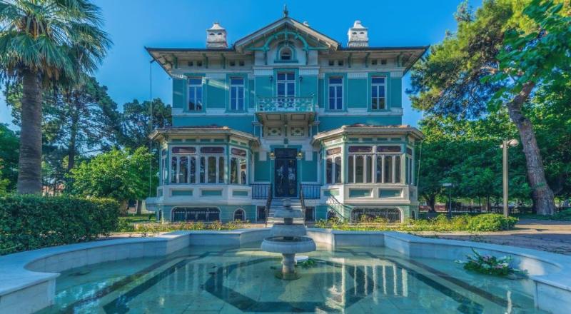 Bornova  – İzmir