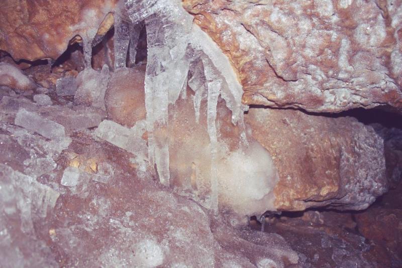 Buzluk Mağarası – Elazığ