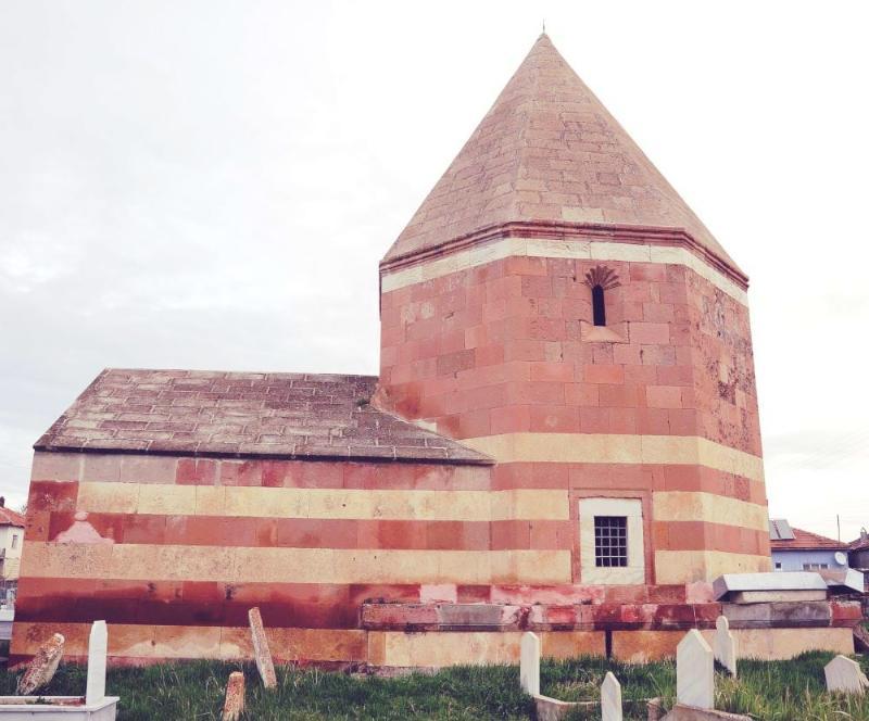 Çandır Şah Sultan Hatun Türbesi – Yozgat