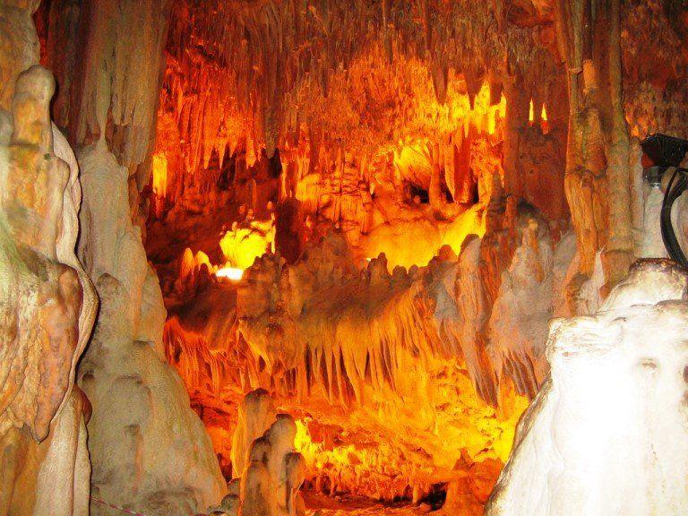 Damlataş Mağarası