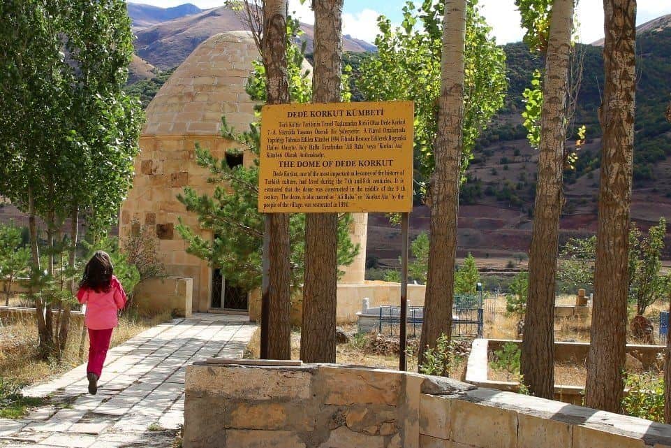 Dede Korkut Kümbeti