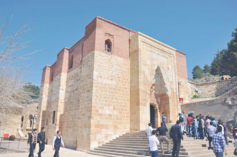 Eshabı Kehf Külliyesi – Kahramanmaraş