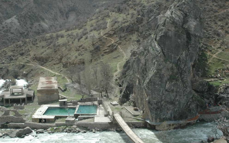 Zümrüt Dağı Kaplıcası Hakkari