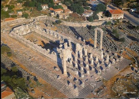 Helenistik Dönem Tapınakları ve Tarihi Tören Alanları
