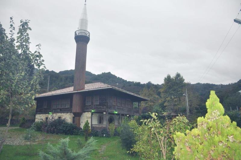 Hemşin Köyü Camii – Düzce
