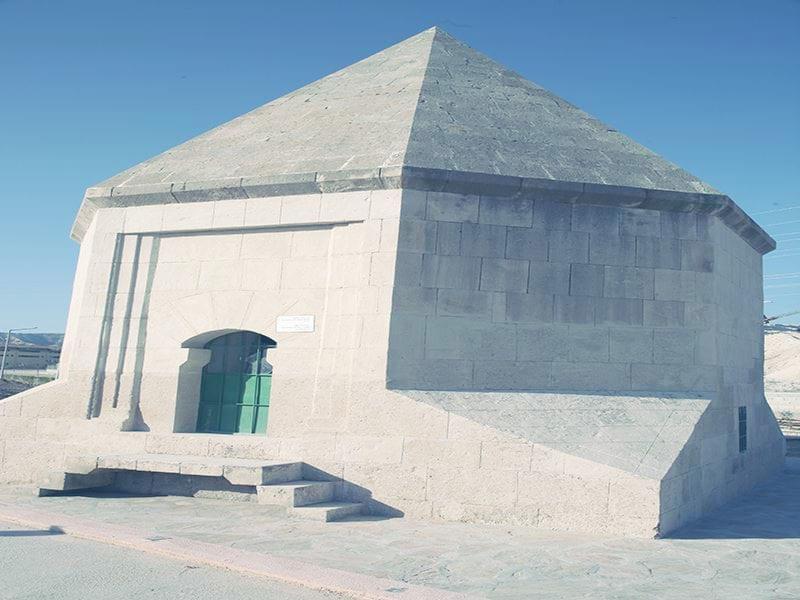 Hıdırlık Kümbeti (Dörtayak Türbesi) – Burdur