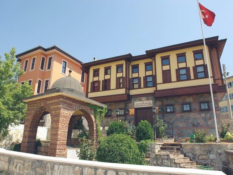 Kara Ahmed Bey Türbesi – Kütahya