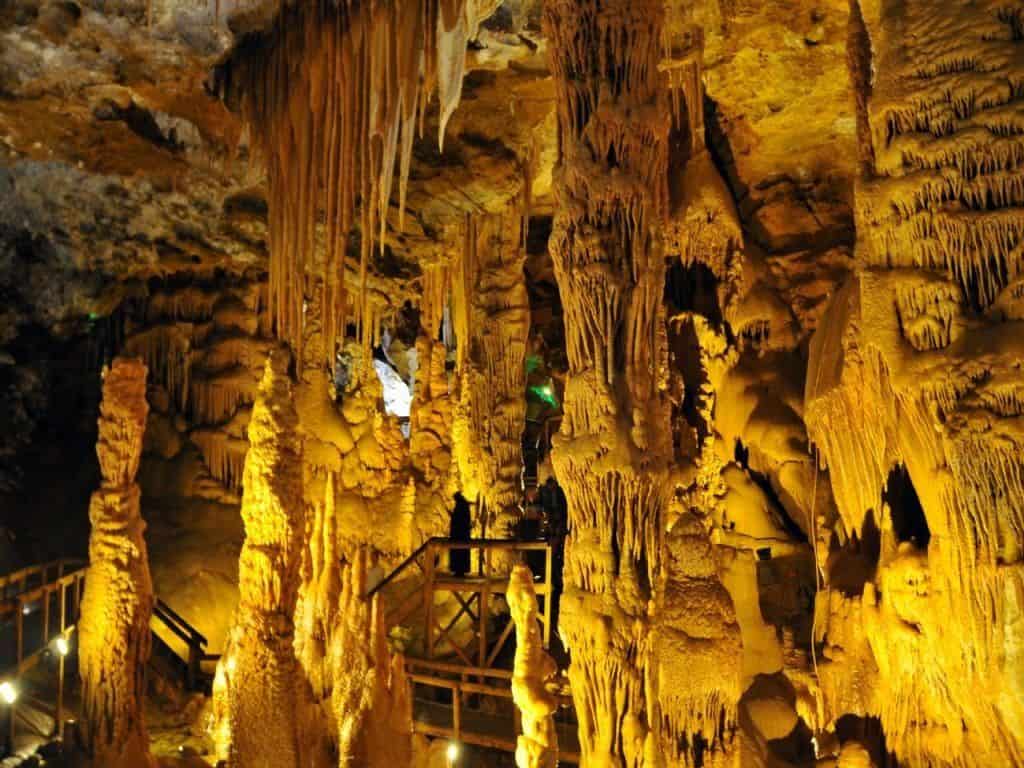 Karaca Mağarası
