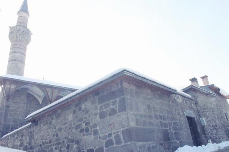 Kurşunlu Medresesi – Erzurum
