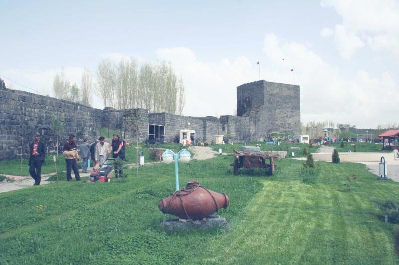 Malazgirt Kalesi – Muş