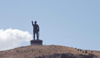 mehmetcik_aniti___ankara.jpg