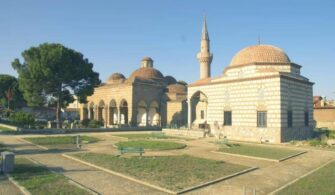 seyh_kutbuddin_camii_ve_turbesi___bursa.jpg