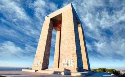 Unutulmaz Tarihi Anıtlar ve Heykeller