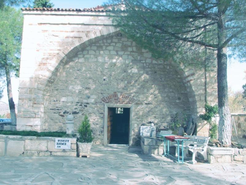 Yunus Emre Ve Tapduk Emre Türbesi – Manisa